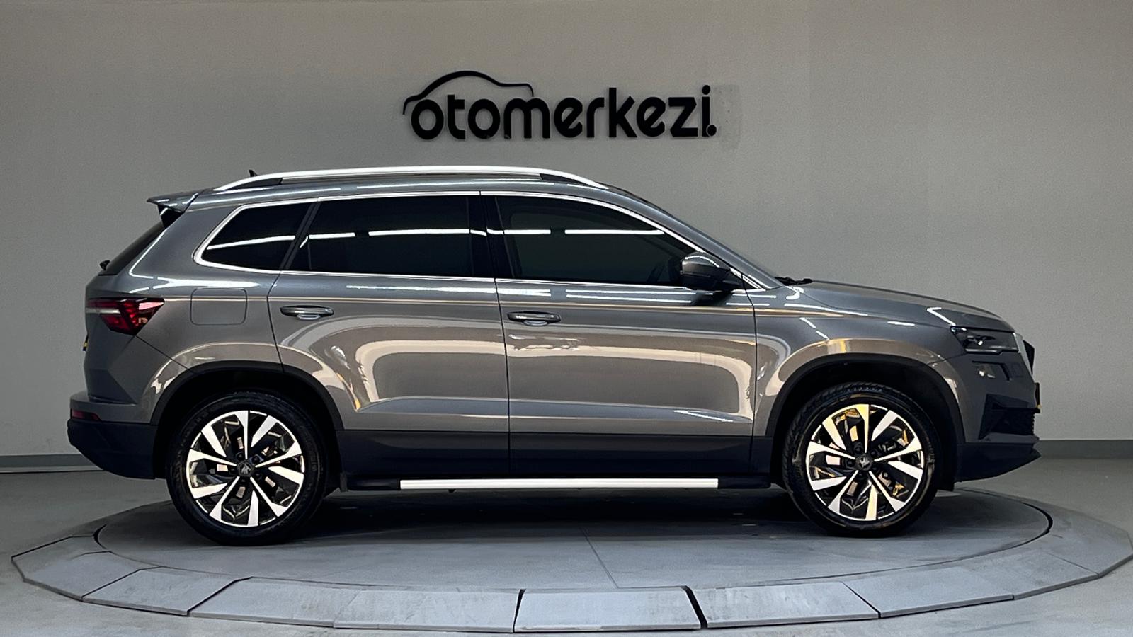 SKODA KAROQ 27